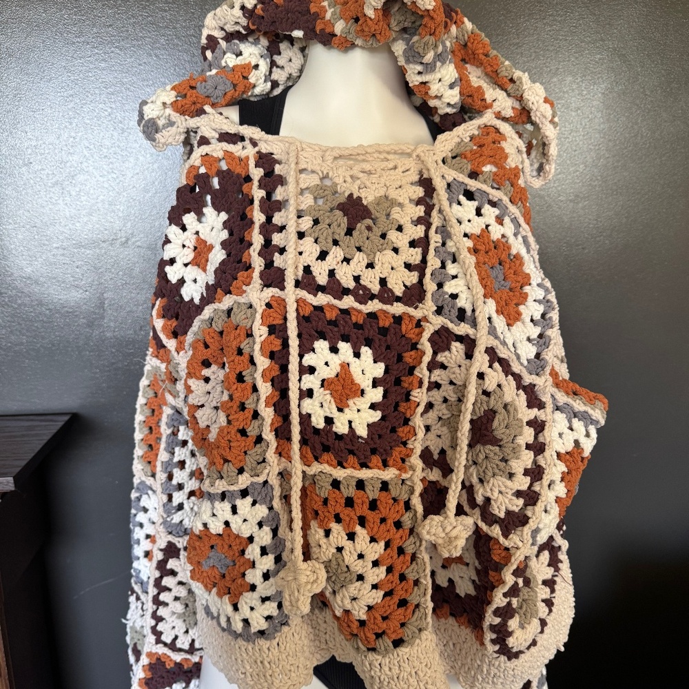 POL. cutest poncho for fall!  S/M oversized
